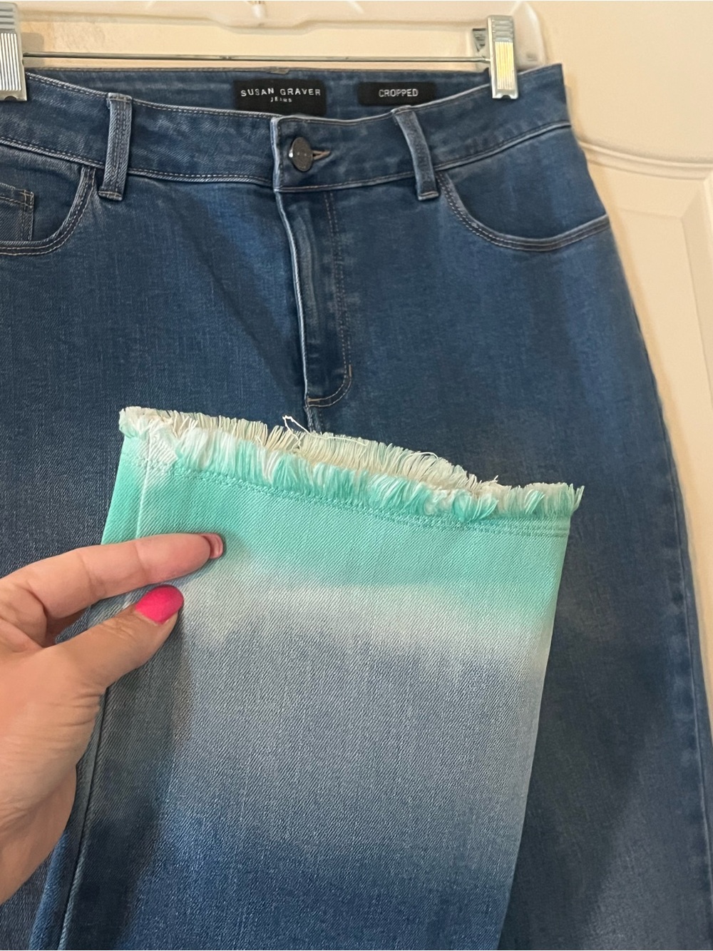 Susan Graver Designer Blue Jeans With Teal Dip-Dye Hem Cropped Size 6 Petite — image 4 of 8